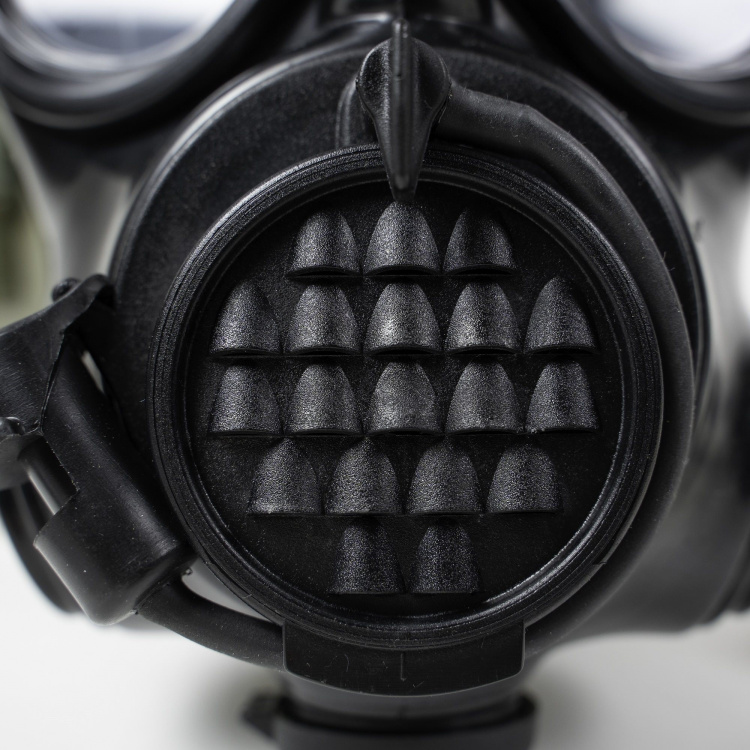 Plynová maska OM-90 s filtrem a obalem, oblek JP-90, Gumárny Zubří