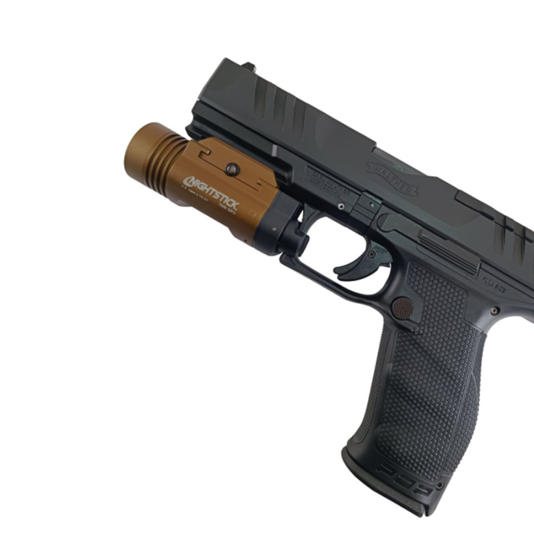 Svítilna pro pistole s railem TWM-30FD, programovatelná, Nightstick, písková FDE
