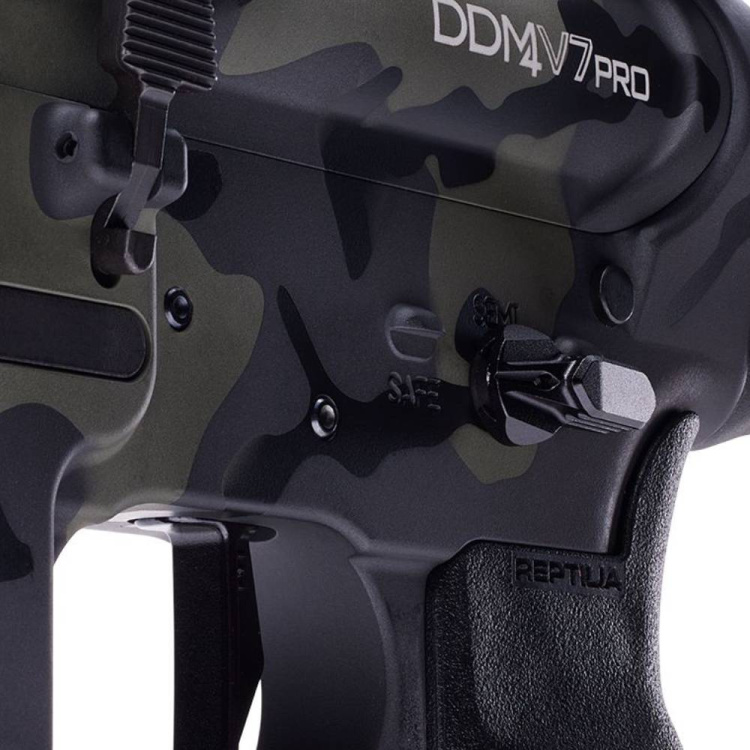 Samonabíjecí puška DDM4 V 7 Pro DARK ACES, puškohled Nightforce 1-8x24 ATACR, 223 Rem., 18"