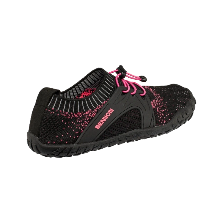 Boty Bosky Barefoot, Bennon