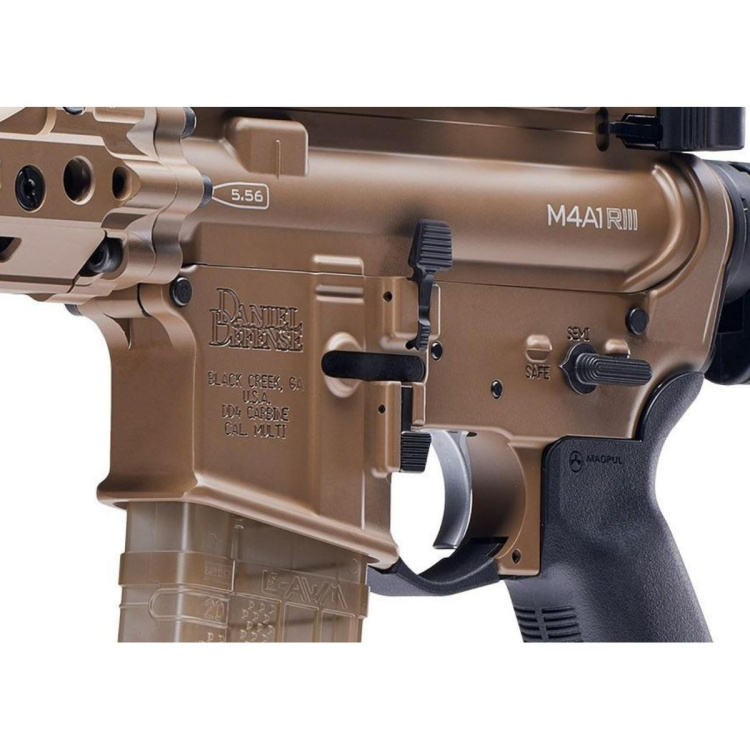 Samonabíjecí puška Daniel Defense DD4 M4A1 RIII Sandstorm, 223 Rem., 14,5"