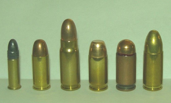 Srovnání velikosti náboje ráže 7,62 x 25 mm Tokarev